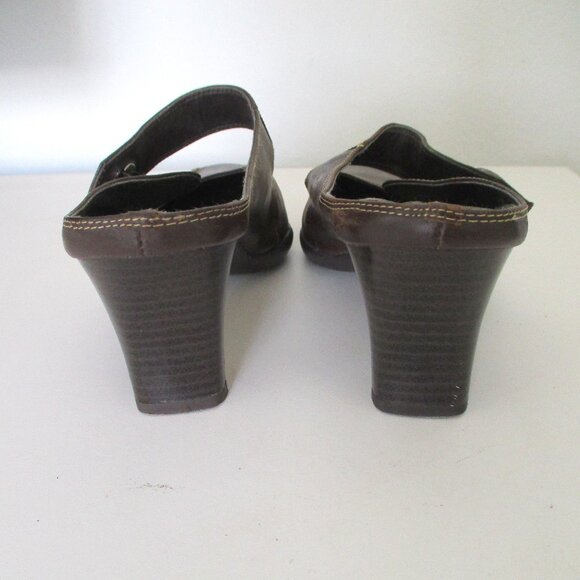Aerosoles "Snapped" Womens Brown Leather Mule w/2.5" Heel - Size 8M - Picture 7 of 8